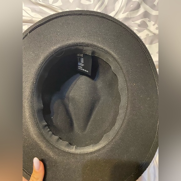 4/20$ H&M stylish hat - Picture 2 of 3